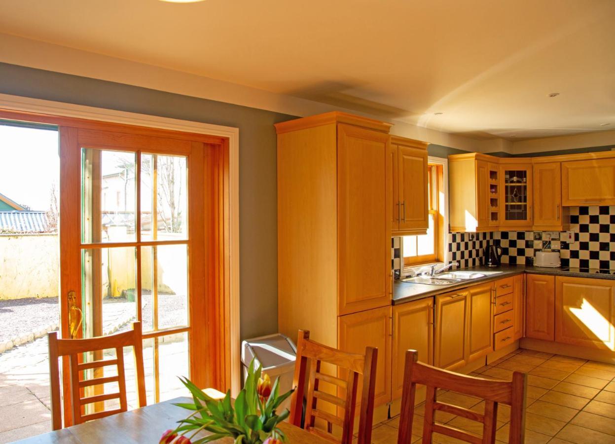 Dingle Town Holiday Home By Trident Holiday Homes Экстерьер фото